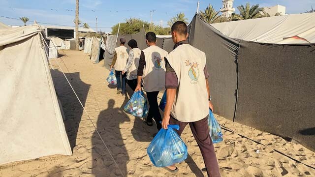 GAZA _ENTREGA PACKS ALIMENTOS.jpg